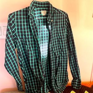 XS Slim casual dress shirt from J. Crew. Navy/green. 100% cotton.